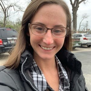 Meet your Posher, Angela